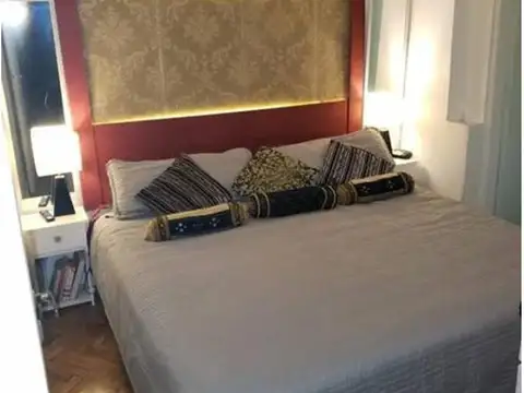 Excelente Departamento De 3 Ambientes Con Patio En Almagro.