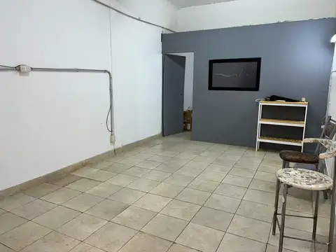 Muy buen local comercial s/Edison