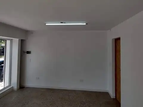 Local en Alquiler en Manuel B Gonnet, $ 475.000