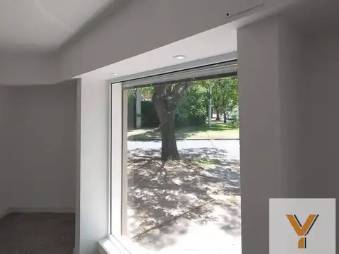 Local en Alquiler en Manuel B Gonnet, $ 425.000