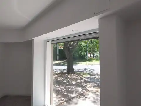 Local en Alquiler en Manuel B Gonnet, $ 475.000