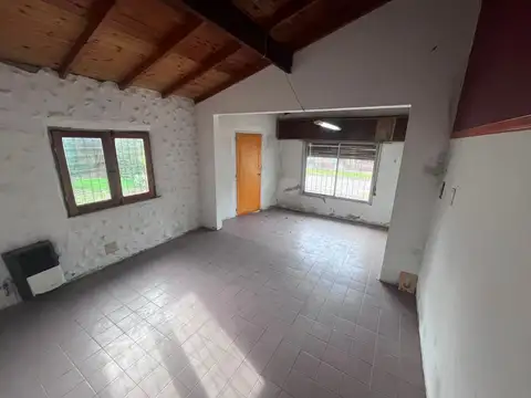 Casa en Venta en Barrio 2 De Abril, USD 48.900