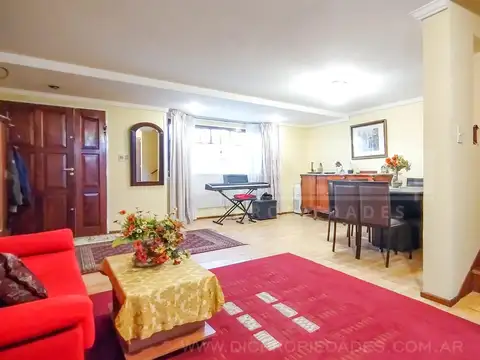 25 de Mayo  al 700 entre Guemes y Las Heras