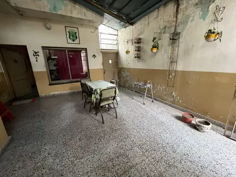 Casa 4 ambientes con 1 baño