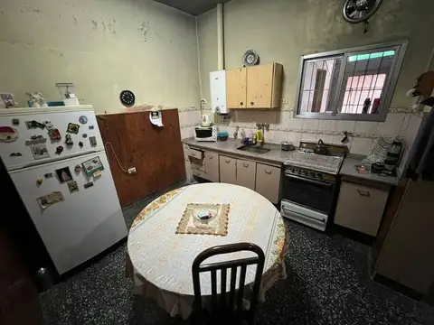 OPORTUIDAD CASA DE 4 AMB A RECICLAR
