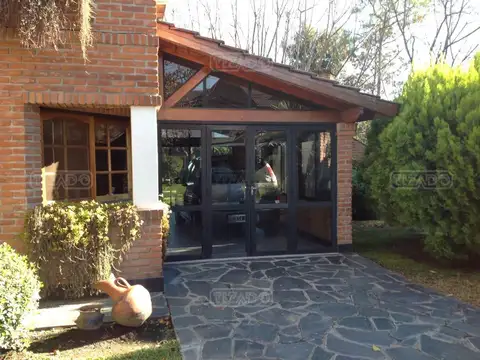 Casa 4 ambientes con 3 baños