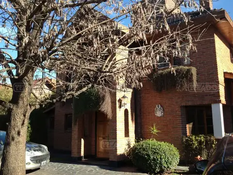 Casa  en Venta C.C. Banco Provincia, Zona Oeste
