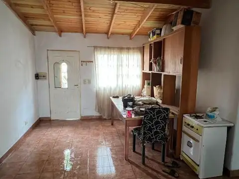 Casa 3 ambientes con 1 baño