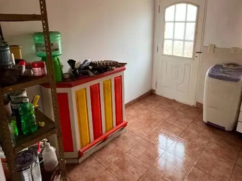 Casa en Venta con 3 cocheras