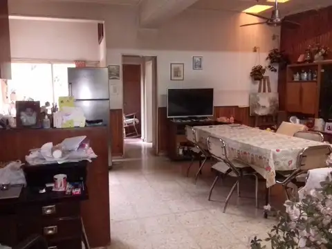 Casa 4 ambientes con 1 baño