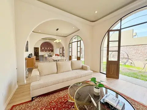 Casa 5 ambientes con 2 baños