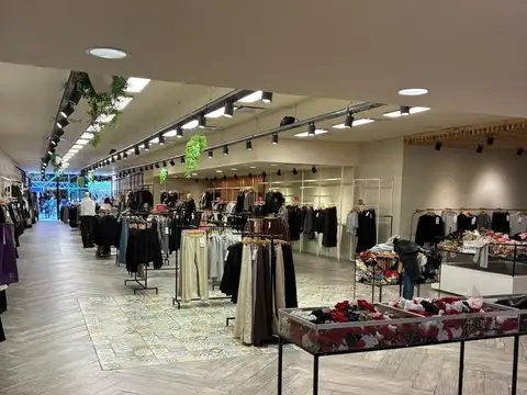 Local en Florida 700 frente a Galerias Pacifico