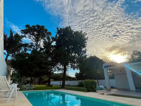 Casa en Alquiler en Hurlingham, $ 3.000.000