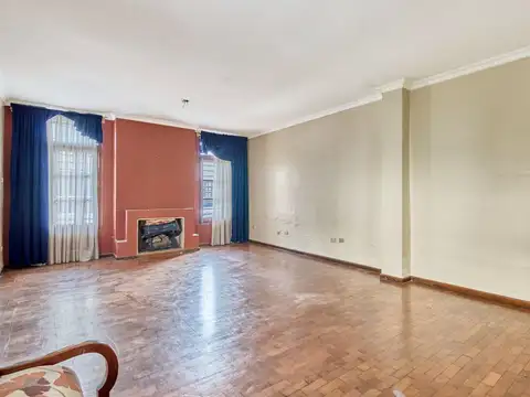 Casa 9 ambientes con 3 baños