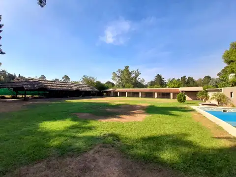 CASAQUINTA adaptada ideal Vacacional /Eventos - Barrio LA FLORIDA - ZARATE