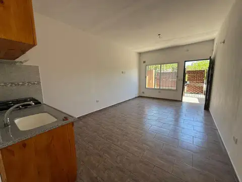Depto Tipo Casa en Alquiler de 1 dormitorio