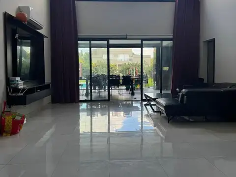Casa 6 ambientes con 6 baños
