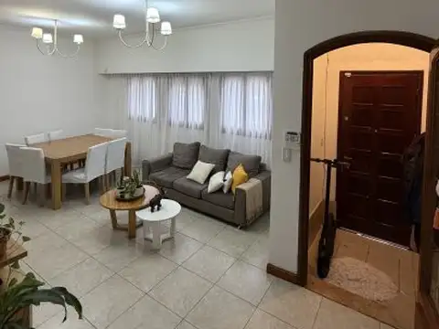Moreno 2493