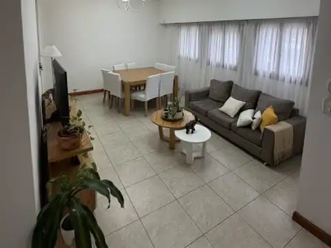 Casa en Venta en Abasto, USD 195.000