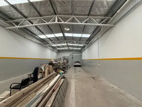 Galpón a estrenar en alquiler | 320 m² de planta + entrepiso | Gran altura y luminosidad