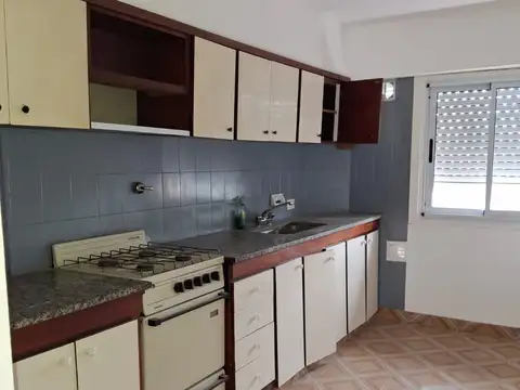 Av. Eva Peron 500, Piso 1