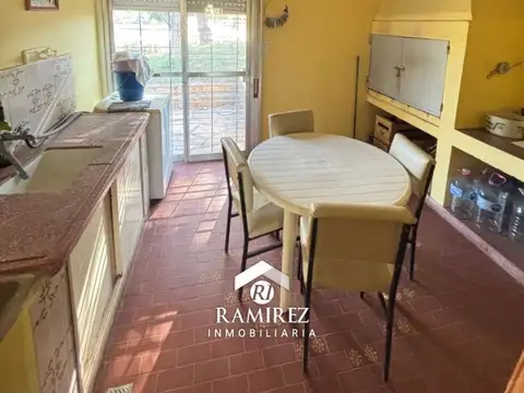 SE VENDE CASA EN CENTRO