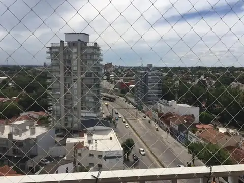 Departamento en Alquiler con 1 cocheras