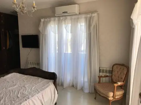 Imponente Casa 4 ambientes - Barrio San Rafael