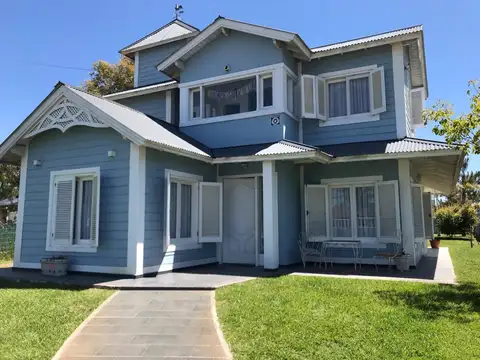  Imponente Casa 4 ambientes - Barrio San Rafael