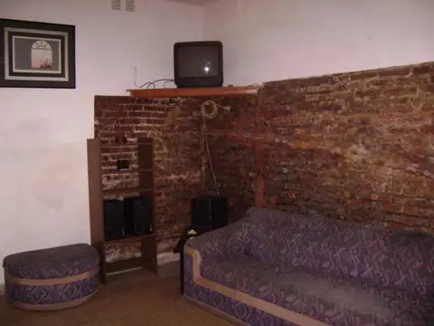 Casa 7 ambientes con 2 baños