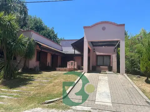 Venta Casa 4 amb. Barrio Privado Altos del sol
