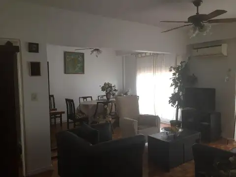 Thames 2500 , Piso 16