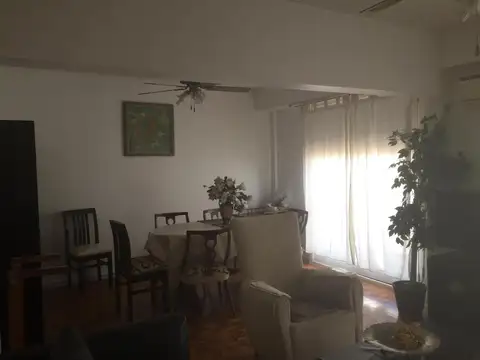 Thames 2500 , Piso 16