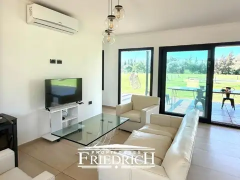 Casa 5 ambientes con 2 baños