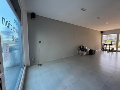 Disponibilidad inmediata. Ideal cafeteria.