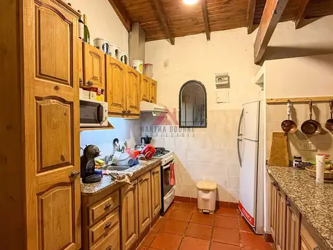 Casa 4 ambientes con 2 baños