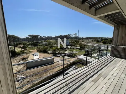 Apartamento de 2 dormitorios, en Manantiales, con parrillero propio.