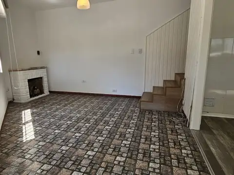 Casa en Alquiler con 1 cochera