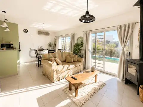 Casa 3 ambientes con 2 baños