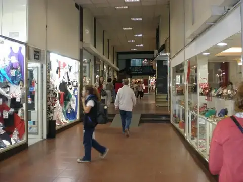 RIVADAVIA, AV. 14000, Piso PB