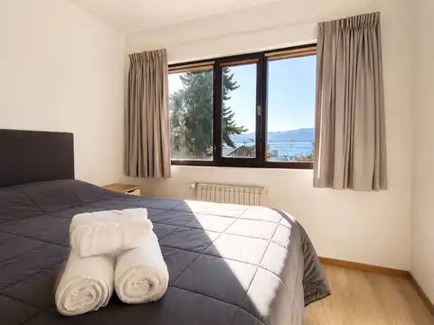 Venta PH Vista al lago Km 2 Bariloche con Parrilla