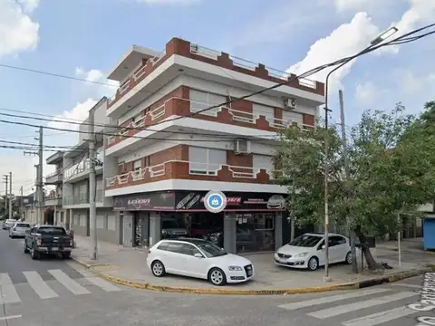 ALQUILER, PISO DE 4 AMBIENTES (DEPARTAMENTO) EN SEGUNDO PISO POR ESCALERA. SAN JUSTO.