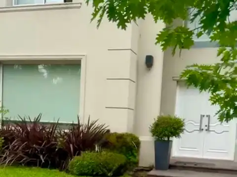 Casa en Alquiler al Noroeste