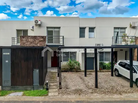 Casa Dúplex 3 dormitorios en Venta en Casas del Sendero, Sendero, Nordelta, impecable!