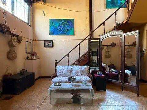 Depto Tipo Casa en Venta de 5 ambientes