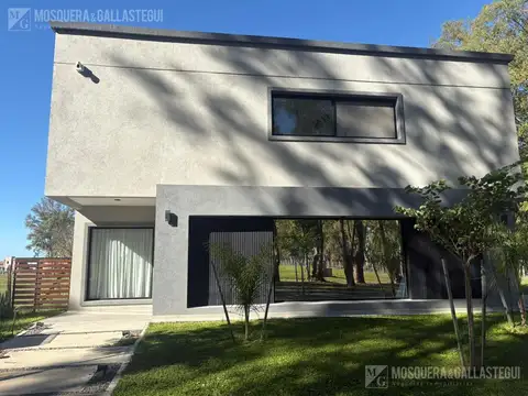 Casa en Venta en Pilar Del Este - Santa Sofia, USD 220.000