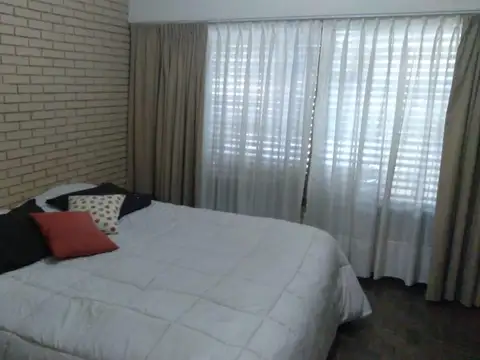 EXCELENTE PROPIEDAD MULTIFAMILIAR 8 AMB en 2 Plantas