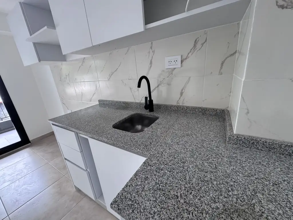 URQUIZA 3396 en Luis Agote