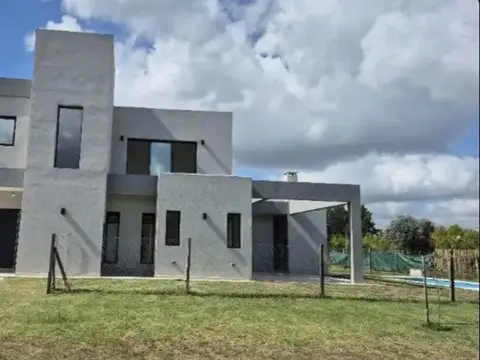 Casa en Venta de 4 dormitorios