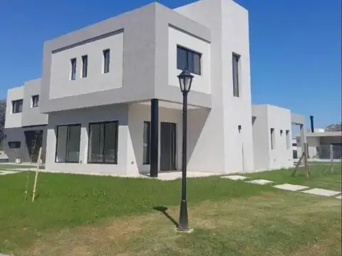 Casa a Estrenar con Piscina en Pilar, Apto Crédito 